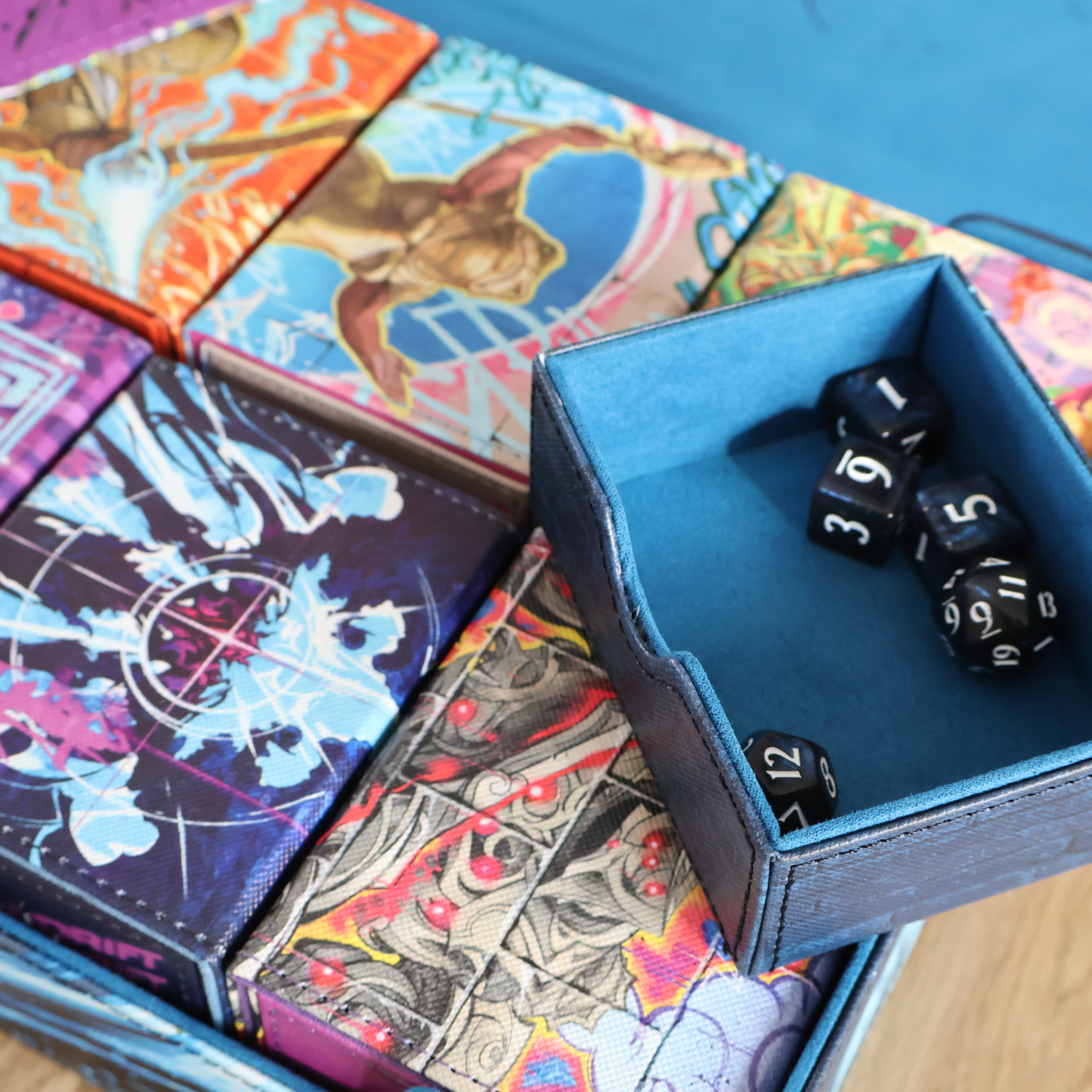 Ultimate Guard: MTG Aetherdrift Bundle – Omnihive 1000+ & 9 Sidewinder 100+