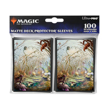 Die Deck Protector Sleeves von Ultra Pro im Bloomburrow Season Lands Design Plains in der Produktverpackung