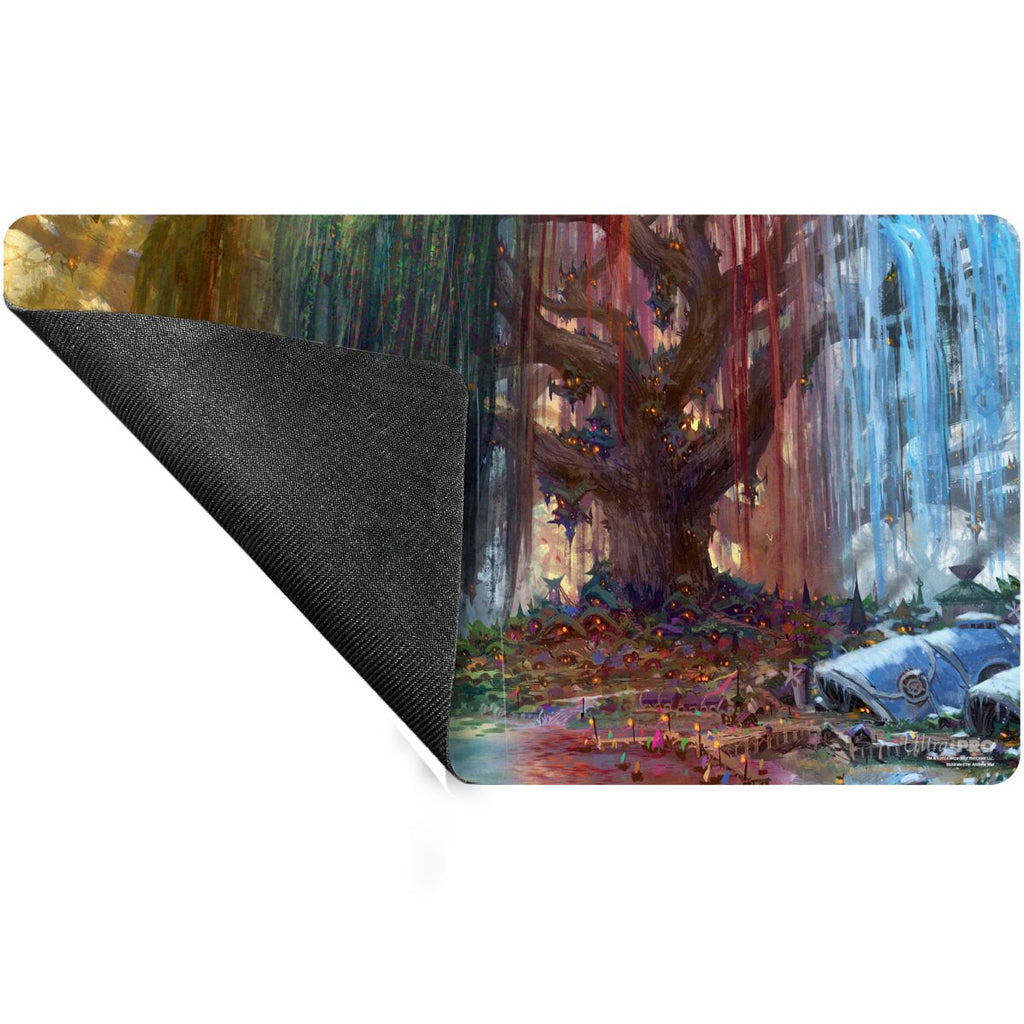 Die AR Enhanced Playmat von Ultra Pro im MTG Bloomburrow Design "Three Tree City" mit der rutschfesten Unterseite